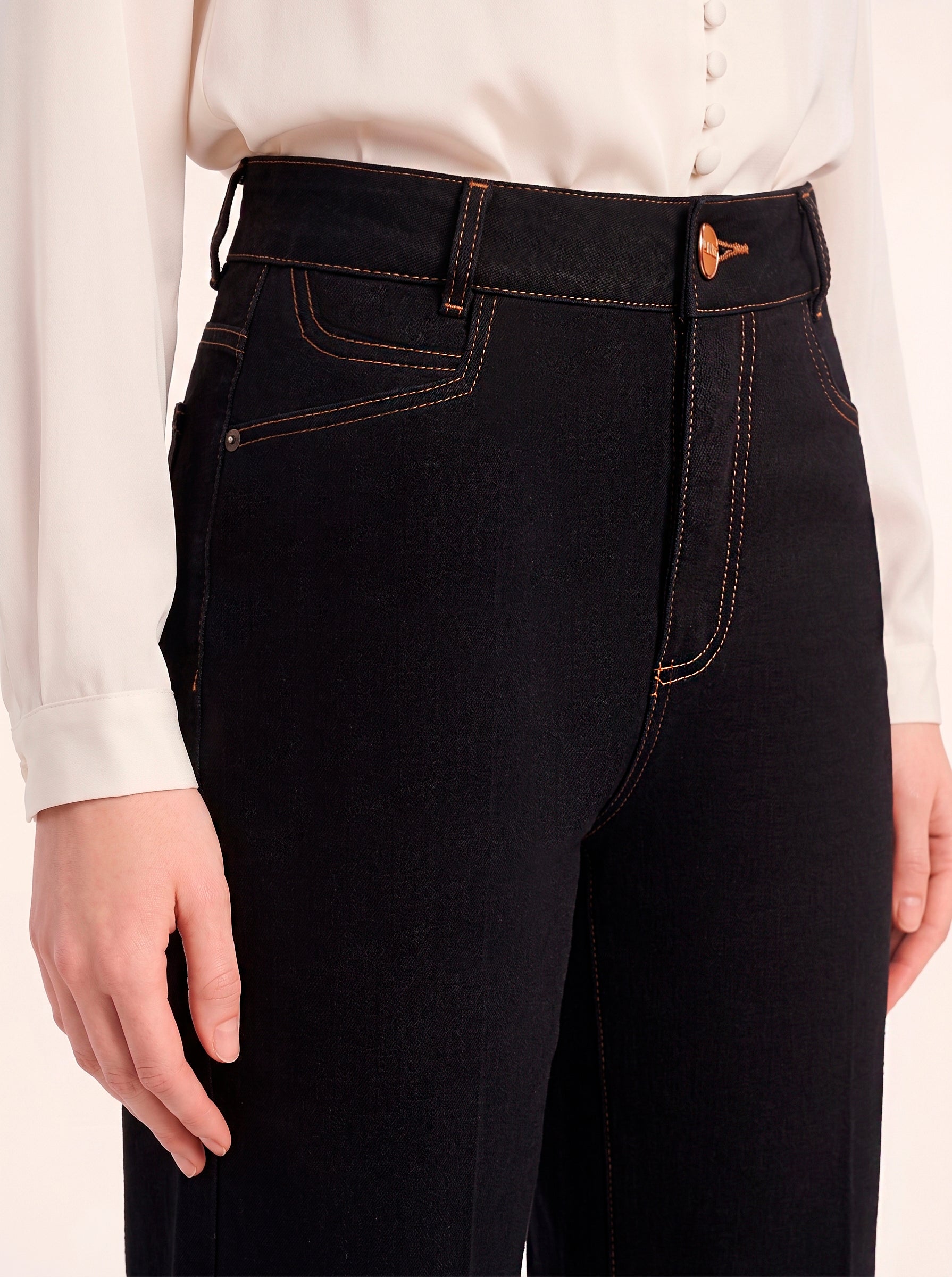 LaMuRaY Ellurel straight-leg jean in deep indigo denim, front detail view
